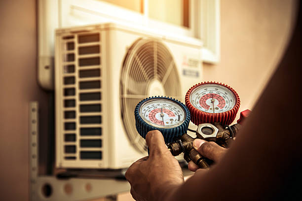 Professional Hvac technician working in Bainbridge, PA